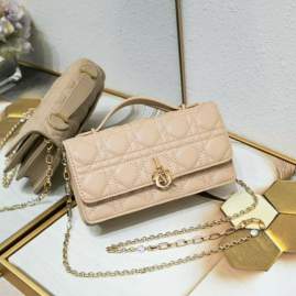 Picture of Dior Handbags _SKUfw239218712fw